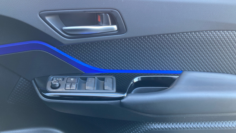 Toyota C-HR 2.0 Hybrid Dynamic 5dr CVT Hybrid Hatchback
